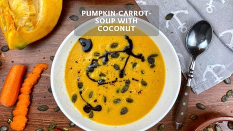 Healthy Pumpkin Soup - Pumpkin-Carrot-Soup with Coconut
