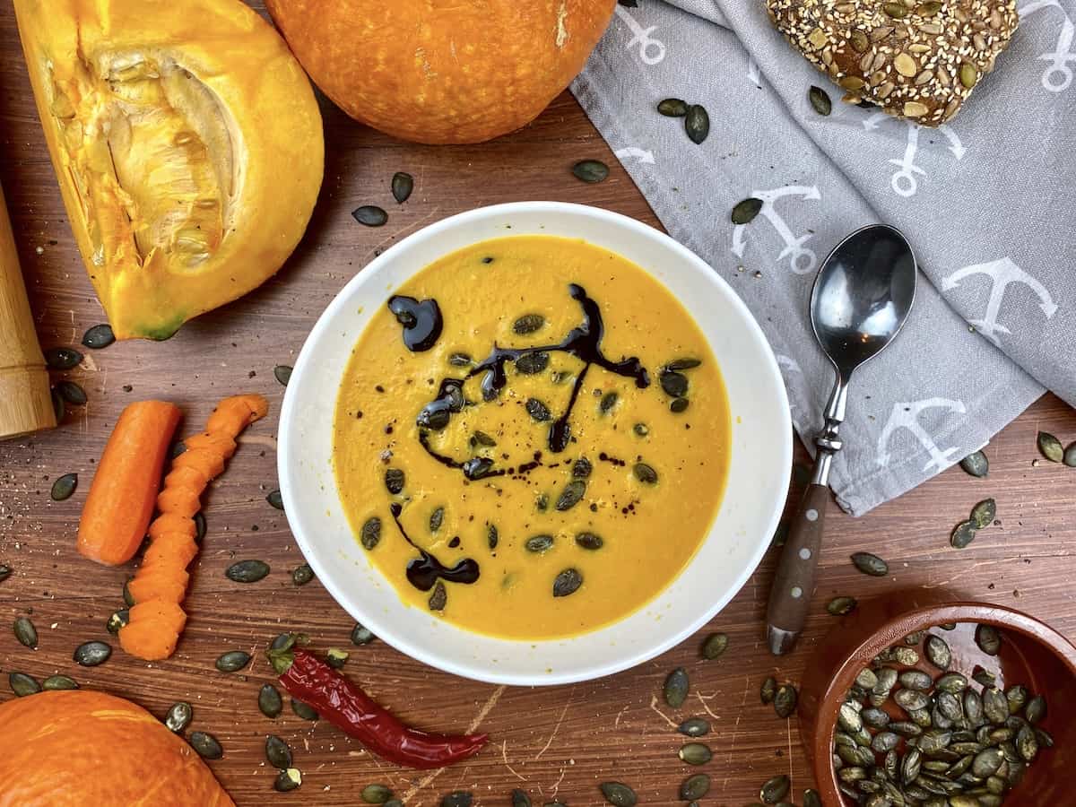 Pumpkin Curry Soup - Kiwi and Carrot