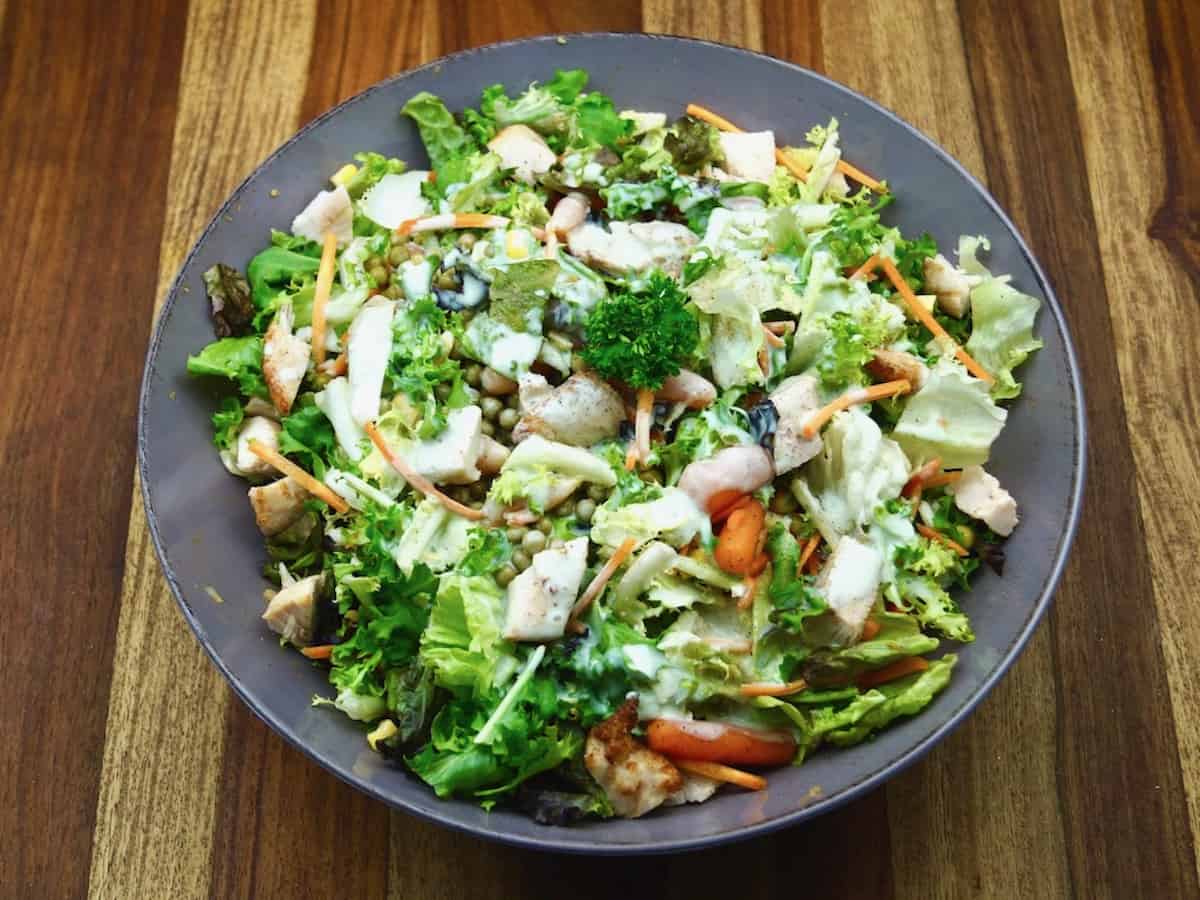 10 minutes garden salad - Healthy salad for barbecuing