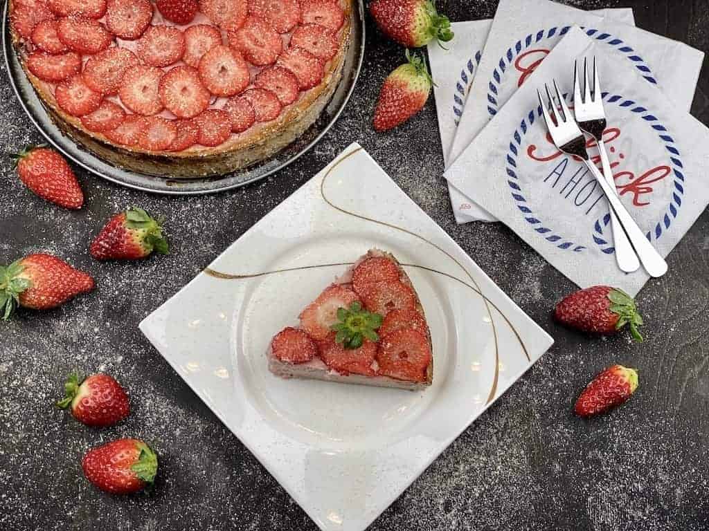 healthy strawberry cheesecake